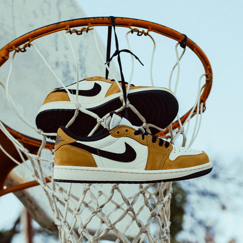 AIR JORDAN 1 LOW OG 'ROOKIE OF THE YEAR' - SAIL/GOLDEN HARVEST